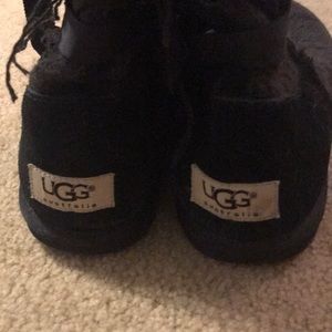 Black tie in the back UGGS